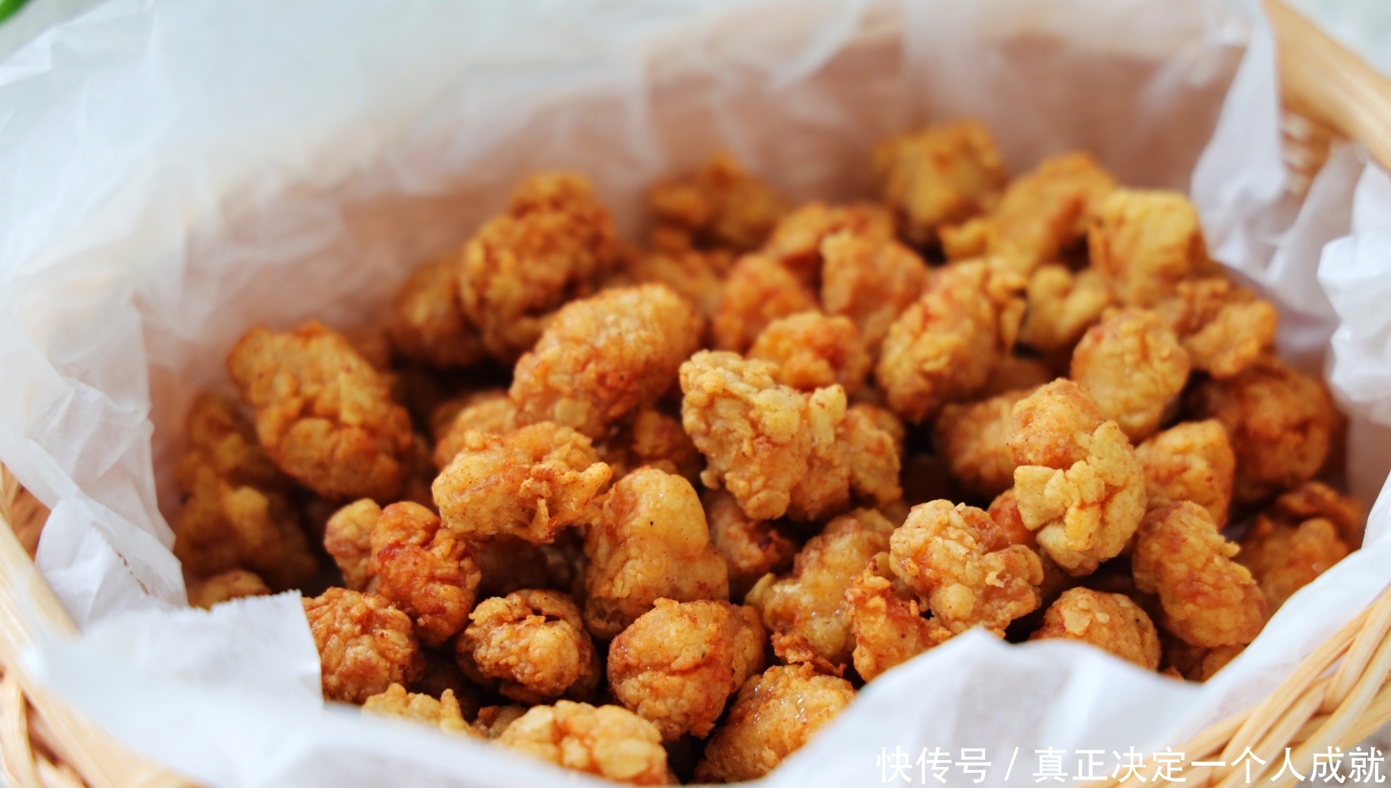 鸡胸肉还可以这样吃,既当零食又当菜,咬一口嘎嘣脆,解馋更美味