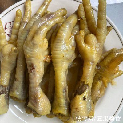 烤乳鸽|这道烤乳鸽发到朋友圈，留言全说被馋哭