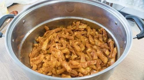 2分钟教你制作川味萝卜干，不用晒不用等，又脆又香，2天就能吃