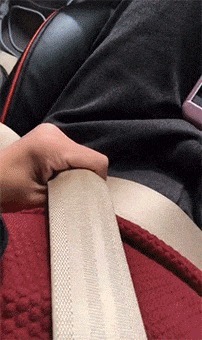 |搞笑GIF:今天视察老婆工作,我只能薅你的头发了