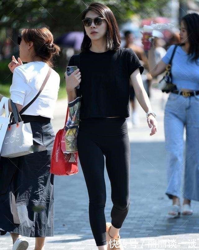 版型 潮流个性的打底裤穿搭彰显一丝活力,美出了优雅感,气质高贵!