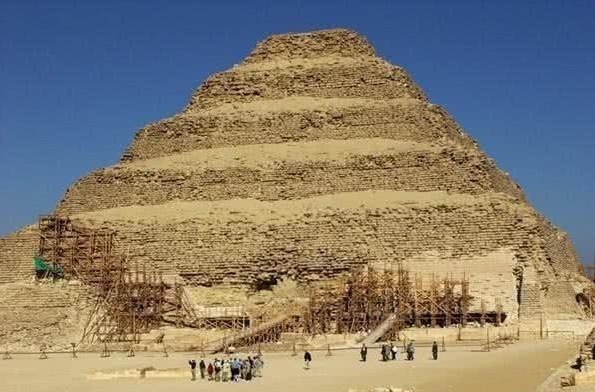 石头房子|古埃及人在建金字塔时,当时的中国人在做什么?网友:怀疑自己眼睛