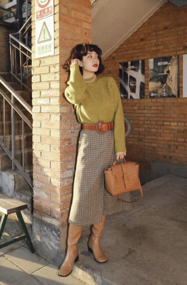 姐妹 优雅女人的衣橱里必备“毛衣”,尽显熟龄美,你心动了吗?