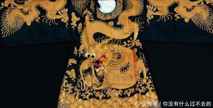  皇帝|古代龙袍造价昂贵，如果脏了怎么办？网友：贫穷限制了我的想象力