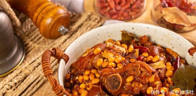 好吃到,笑出猪叫声的电饭煲菜,电饭煲焖猪蹄来了!