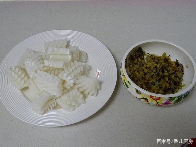 家里|天一热,家里最馋这菜,鲜辣酸爽,肉嫩肥美,开胃下饭