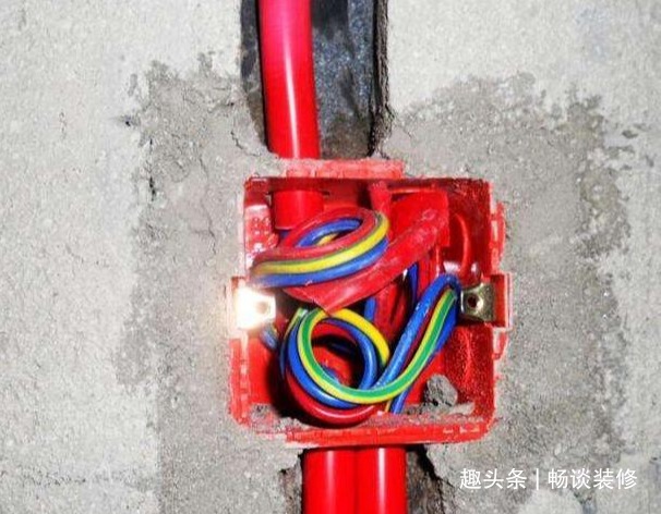 配电箱|为什么电源线绕了几圈再接开关老电工说细节虽小,却不能忽视