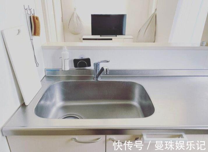 餐具|日本一家四口的极简生活:用最少的物品,过上最幸福的日子