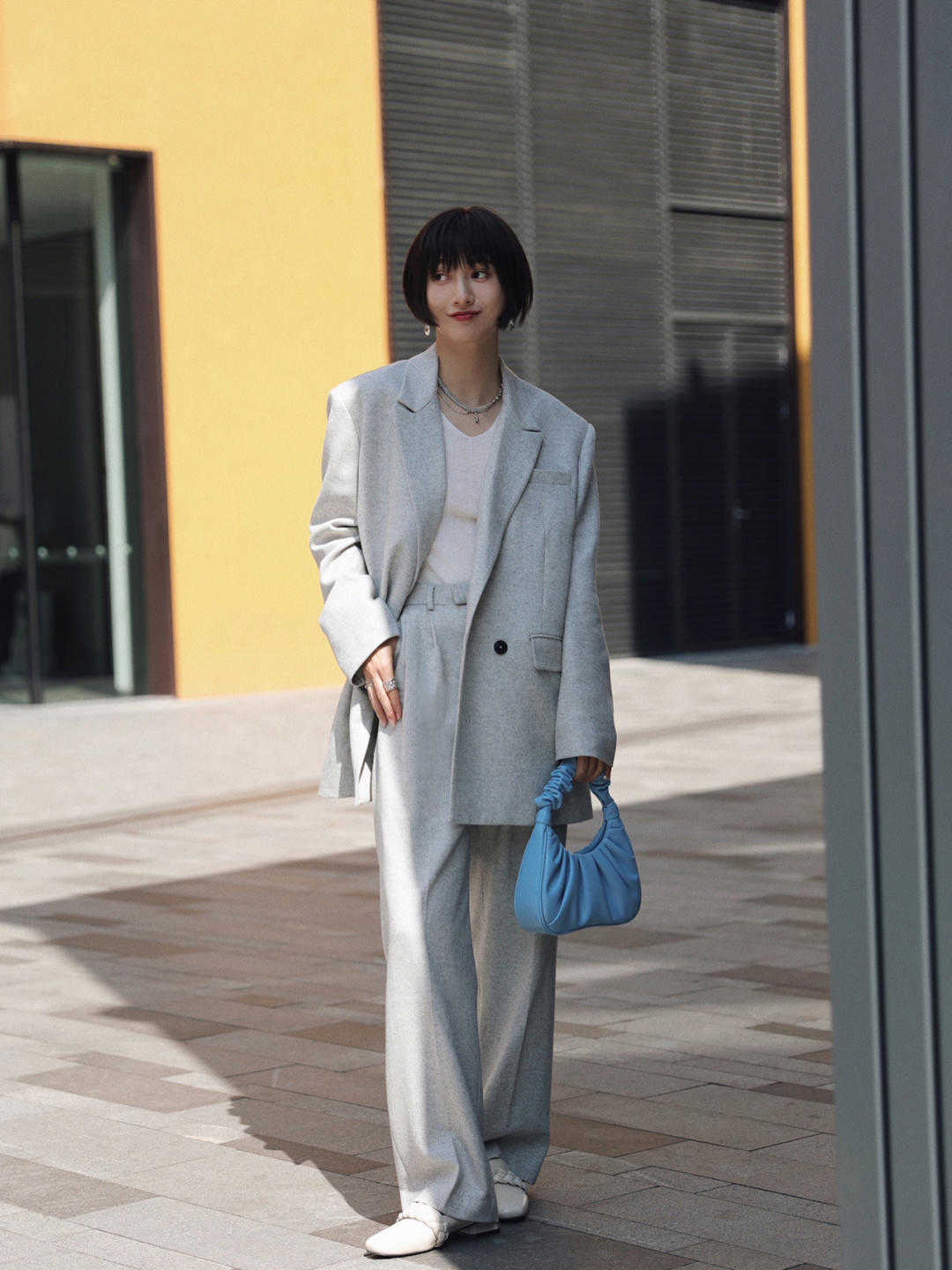 小白 “色彩小白”千万别错过燕麦灰,既有亮点又有辨识度,格调超大气