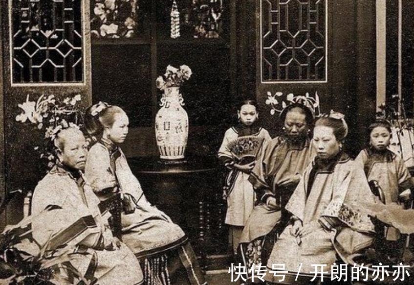 礼仪 清朝富婆对头发有多宝贝发型讲究,洗发复杂,剪发还要挑日子