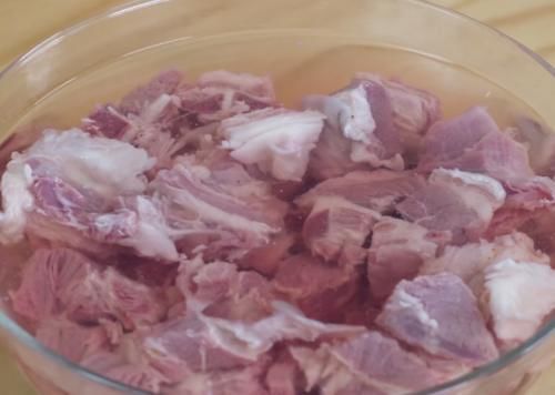 孩子爱吃的红焖羊肉,做法简单,味道鲜美,吃一次念念不忘