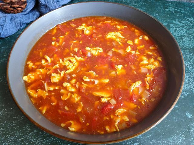 二伏吃面条，就馋一碗面，从小吃到大都不腻，汤浓味香真解馋