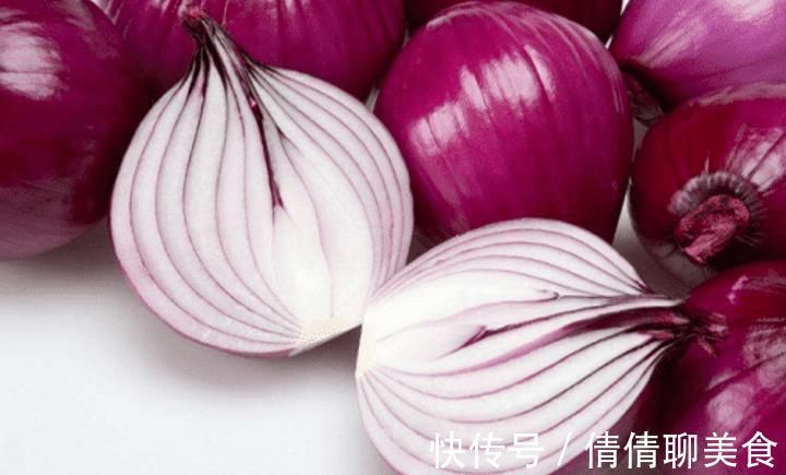 冬天洋葱别再炒着吃了,教你新做法,外酥里鲜,待客超有面子