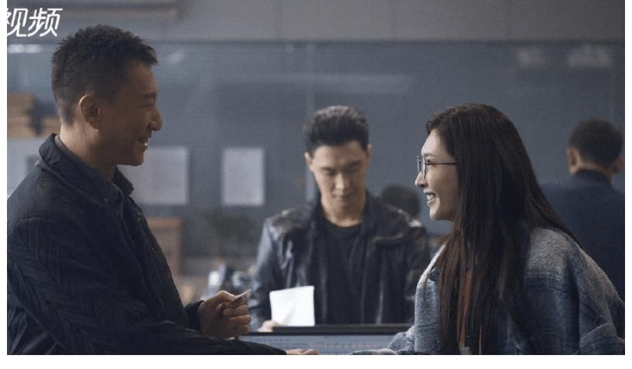 吴越|《扫黑风暴》收视拿第一,本为孙兴贺芸追剧,哪知被黄希圈粉