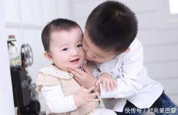 二宝|为啥二宝比大宝聪明?不是父母偏心,3个“硬性”条件是关键