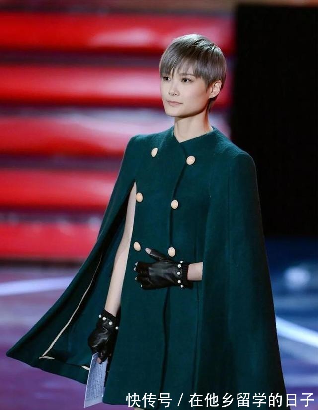 单品 比大衣更时髦的“斗篷”来了!5条选款穿搭思路,教你如何穿好它!