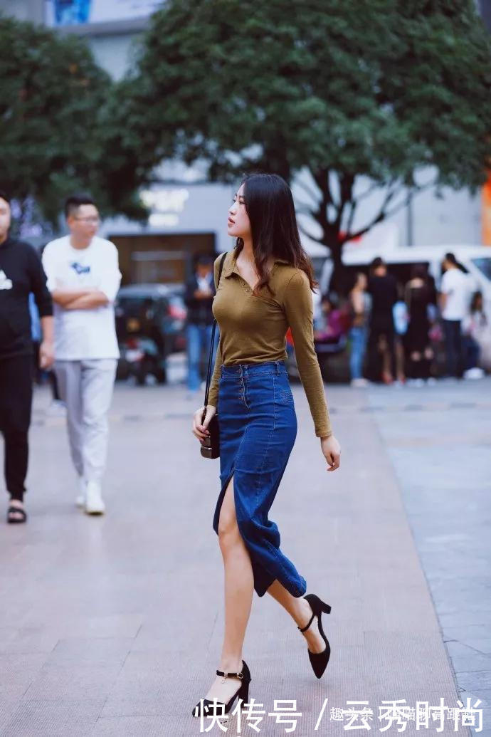 美女脚上搭配上一双优雅的高跟鞋，让她的双腿显得更加的修长