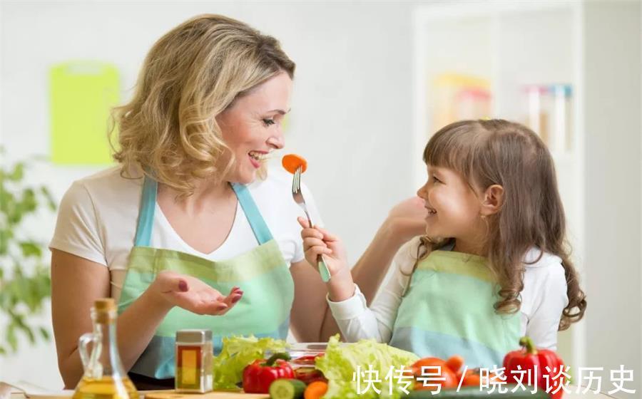 性格|孩子不爱主动打招呼?父母不妨理智对待,从两个方面进行引导