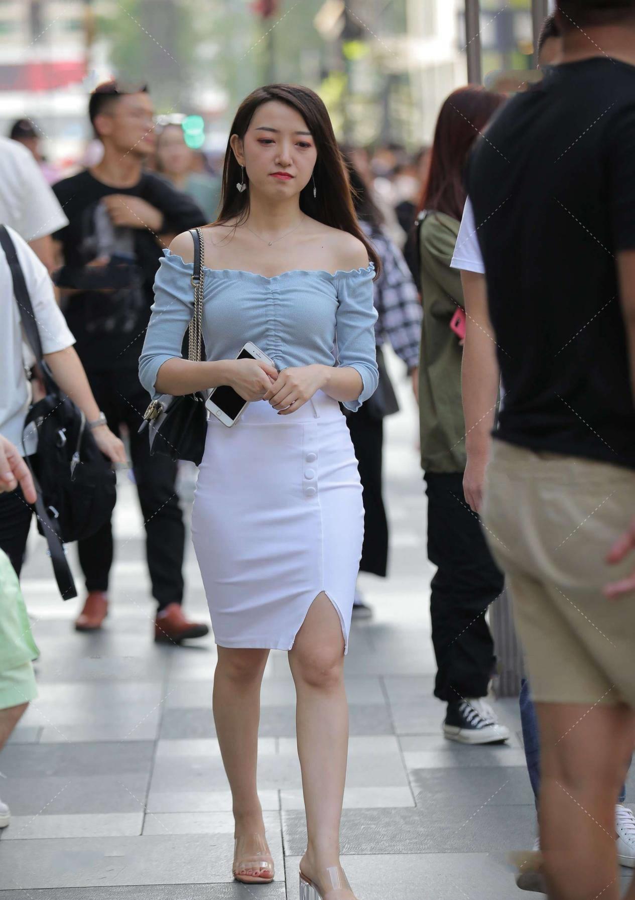上衣|想要搭配一字肩上衣,不妨试试这种搭配方法,美到没朋友