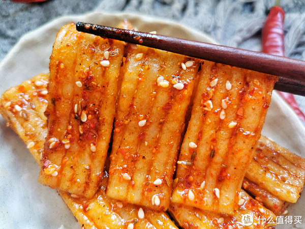 剩米饭别只会蛋炒饭，用来做辣条，香辣劲道，没有添加剂干净卫生