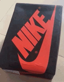 |搞笑GIF:姑娘当时就懵了 早知如此就不应该玩这个