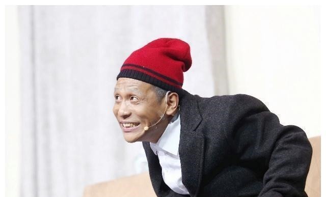 上联@上联:“家穷人丑,一米四九”,下联太经典了,堪称千古绝对!