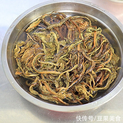 #我心中的冬日限定# 腊肉蒸雪里蕻