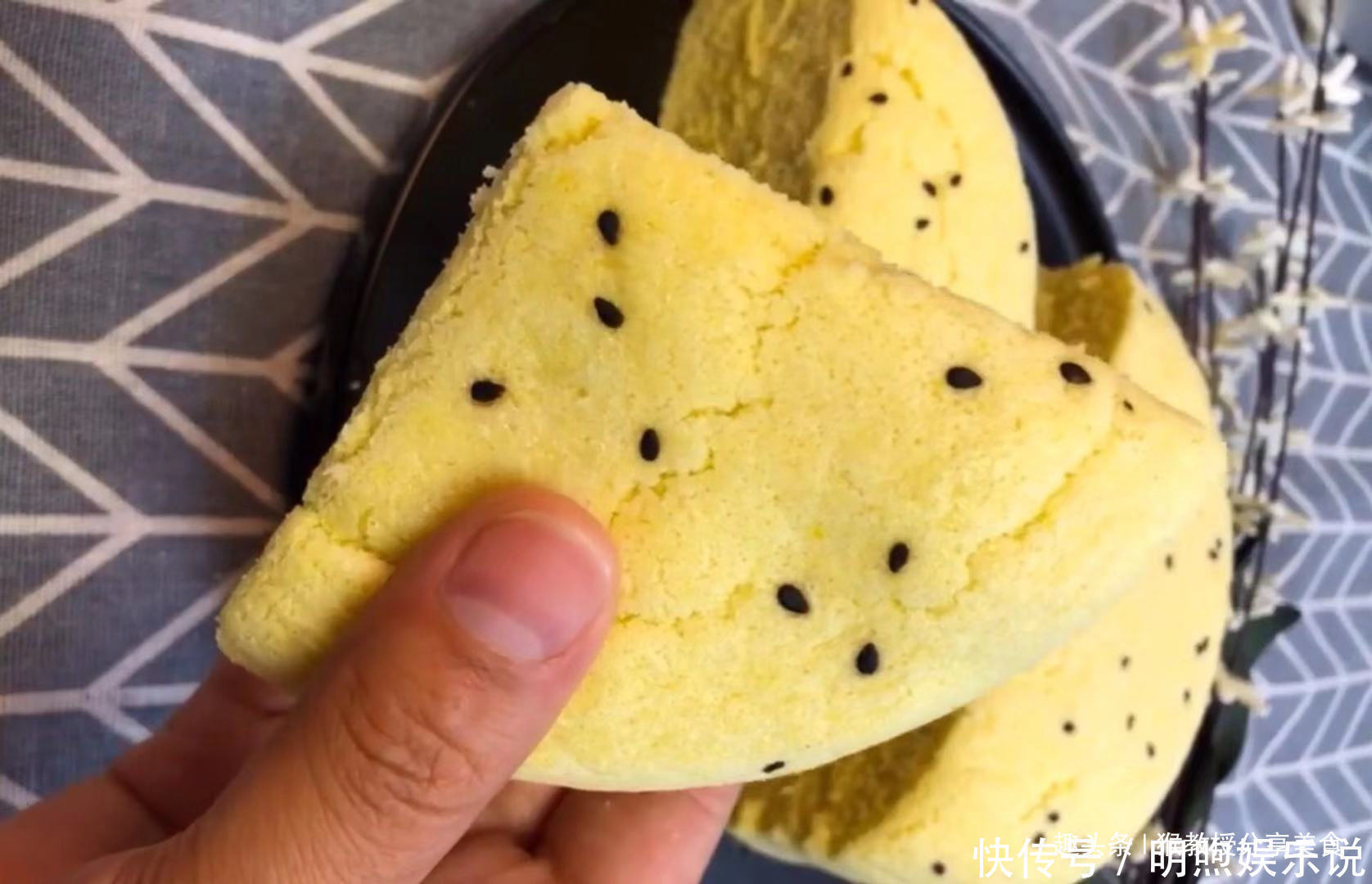 好吃|1碗小米2个鸡蛋,教你做蒸的营养早餐,健脾和胃比面包好吃还营养