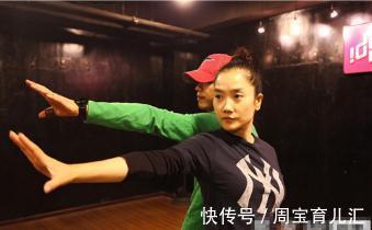 凤凰传奇玲花：从草原来的姑娘，人红不忘本，做老百姓喜爱的歌手