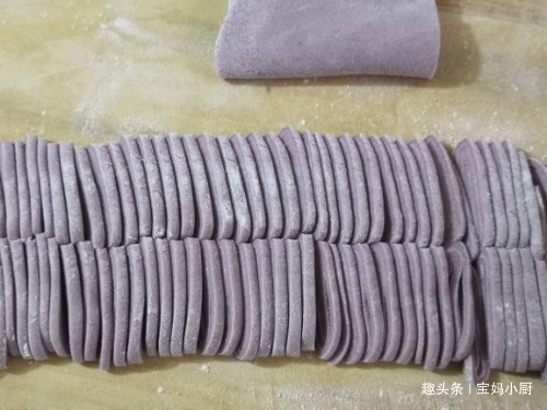 天热,一做凉面,老公就吃得不停筷,香喷喷开胃,好吃极了