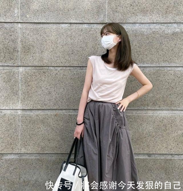 t恤|用精致的穿搭邂逅盛夏,温柔婉约的搭配,释放自身的魅力