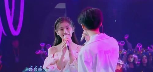 《好声音》五强出炉,伍珂玥实现逆袭,可总冠军人选依旧扑朔迷离