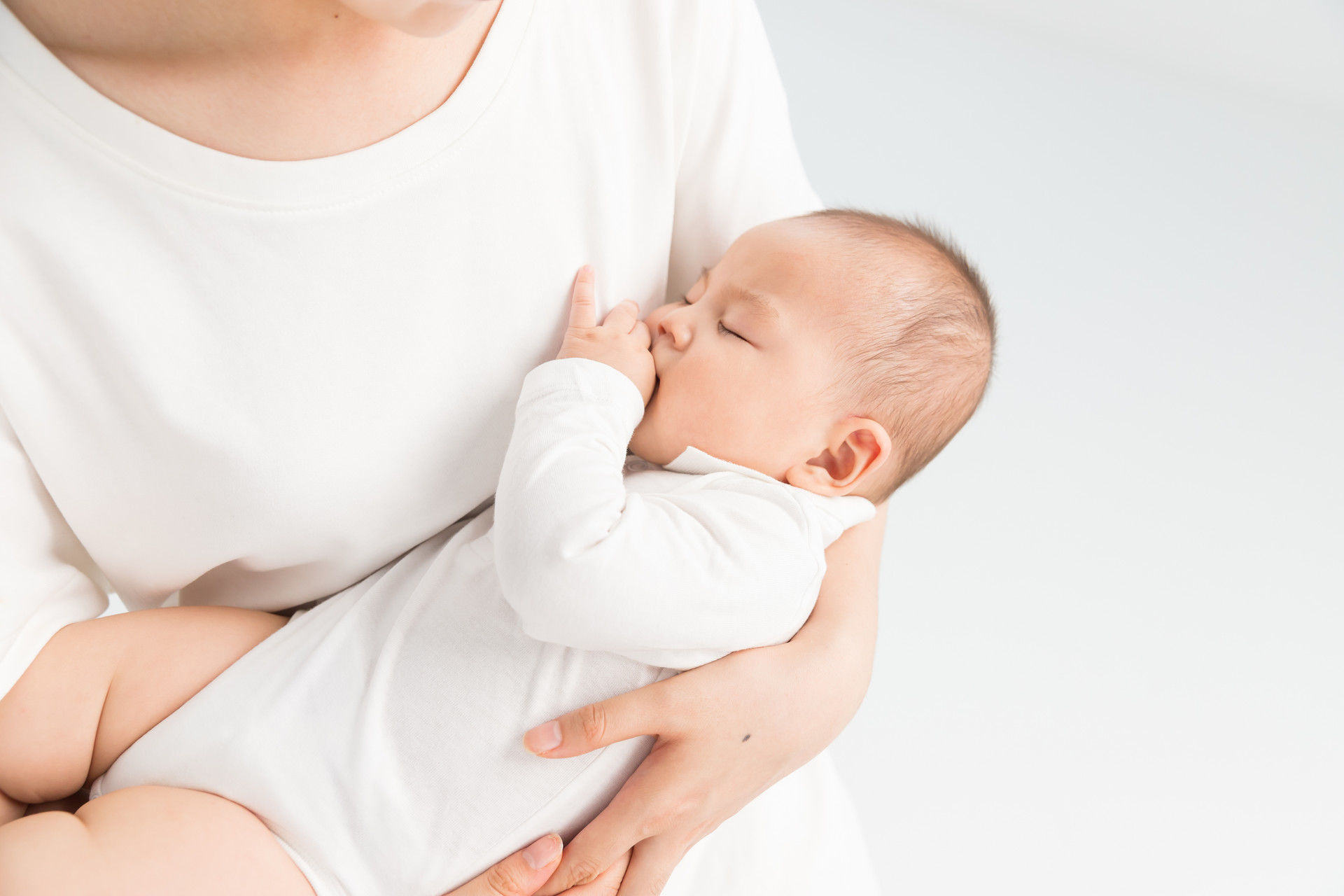 哺乳|产后何时恢复例假，与子宫是否恢复好有关，喂不喂母乳，答案不同