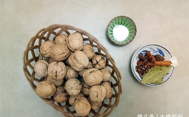 解锁核桃新吃法,清甜脆嫩,不涩嘴,做法超简单