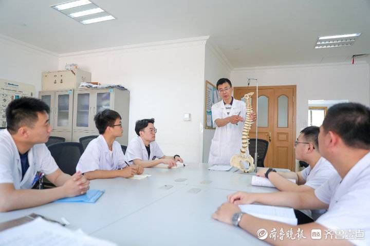 毓璜顶医院|烟台毓璜顶医院脊柱外科主任刘晓阳：妙手仁心撑起患者“脊梁”