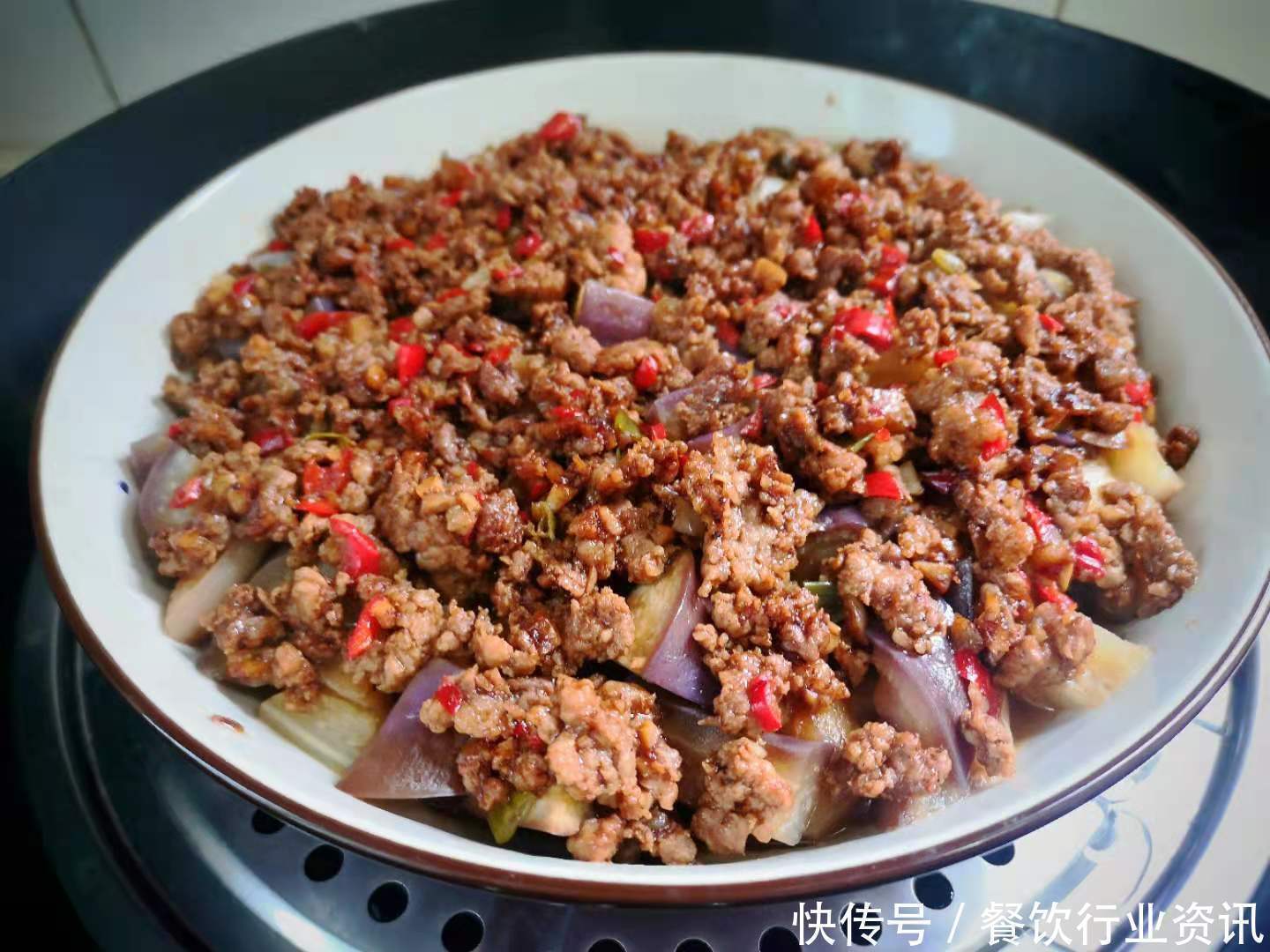 肉末蒸茄子|大热天，儿子最馋这菜，蒸一蒸10分钟出锅，开胃下饭，好吃不贵
