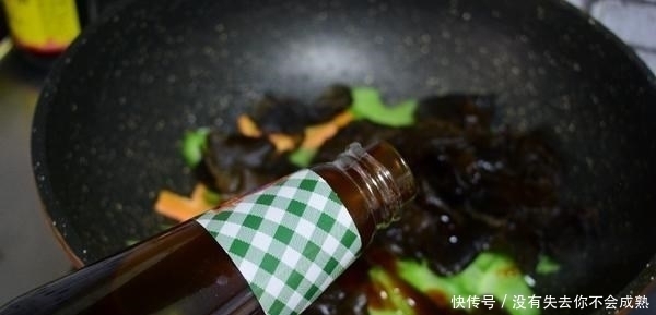 正月十五元宵节,3道“巧搭配”的素菜小炒,照着做待客不发愁