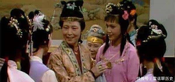 宝玉&红楼梦里晴雯的结局很凄惨,真正原因在这里,你肯定想不到