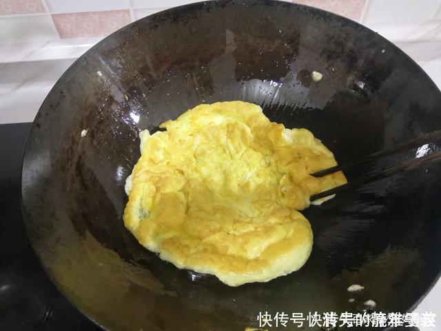 早餐这样做,有菜有蛋有主食,营养多味道香,一上午都不饿