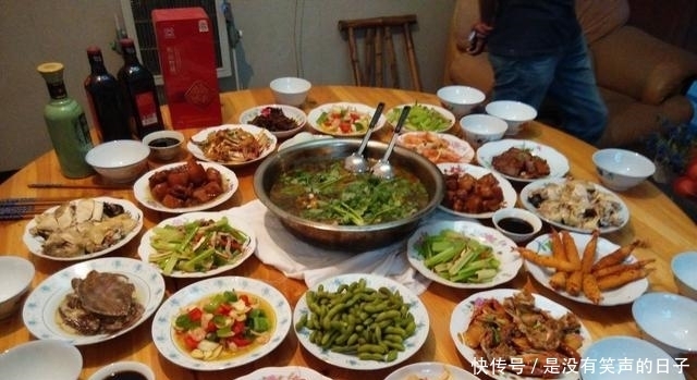 生日|8桌南北方不同城市生日宴,在朋友圈沸腾了,网友:看饿了求蹭饭