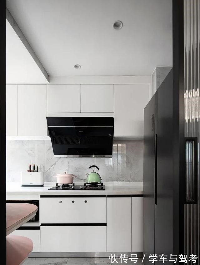 主卧|装修设计101平现代法式轻奢仪式感三居!