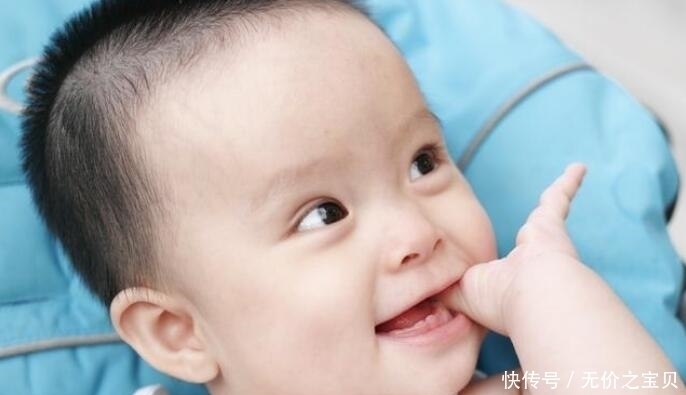 小手|这个时期，宝宝吃手越吃越聪明，若错过就可惜了！你家做对了吗？