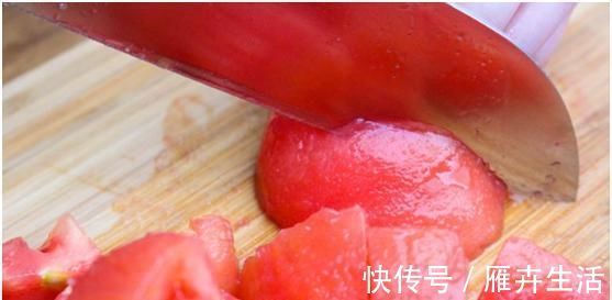 西红柿炒鸡蛋很多人少了这一步，大厨教你真正的做法，上桌必抢光