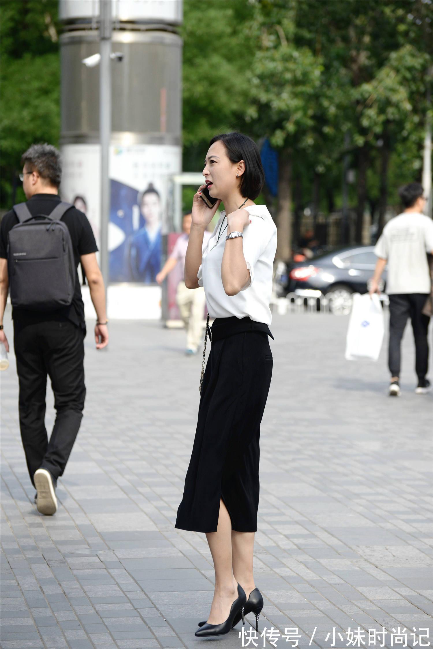 尖头|色高腰裙搭配尖头细跟鞋，衬托出精致，搭配出女强人的味道