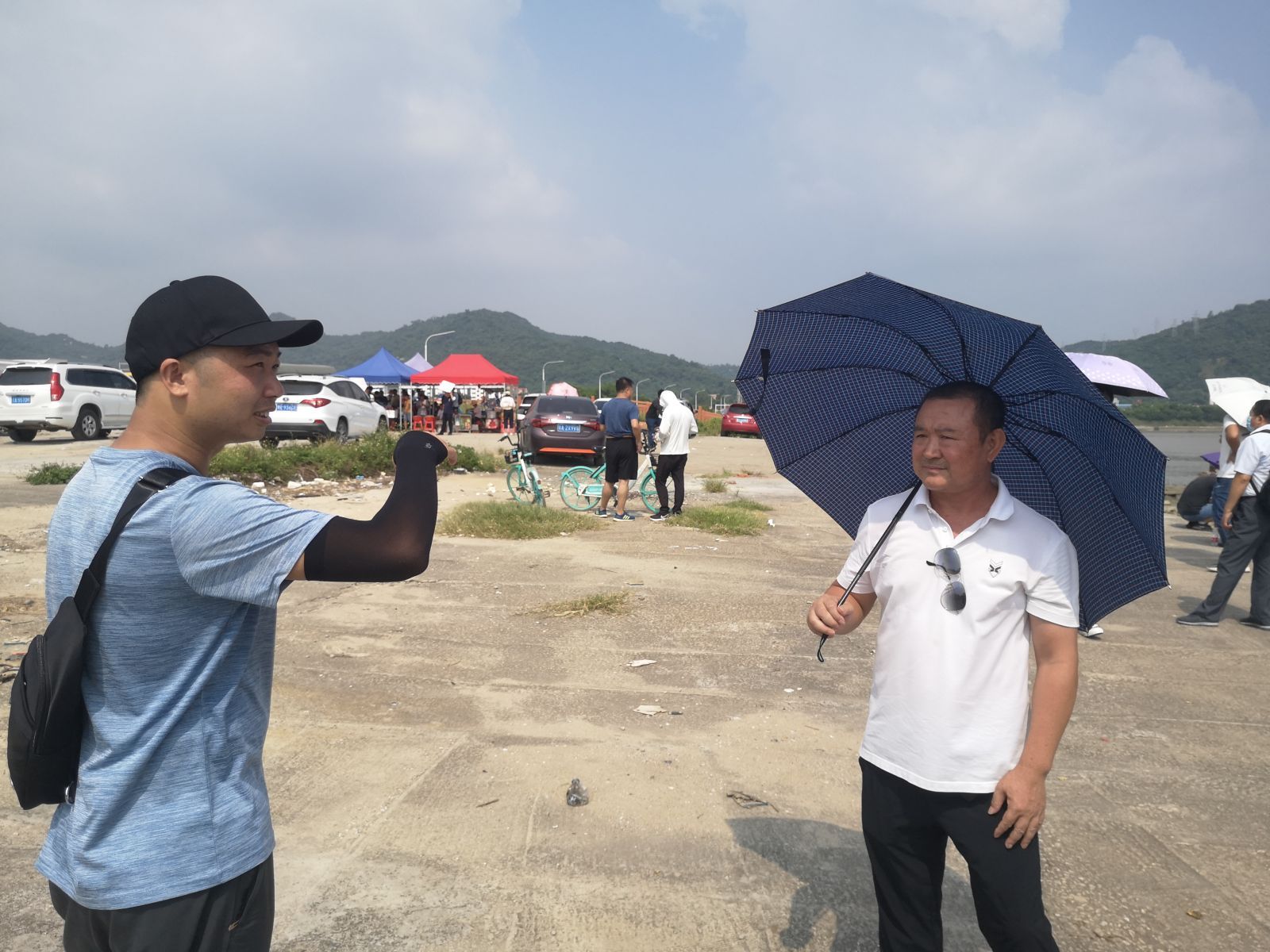 主航道！海报新闻现场直击珠海航展：“终于拍到了，没有遗憾了！”