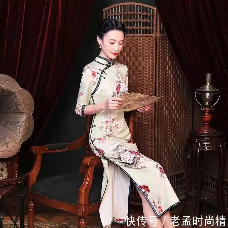 丝绸|薄制丝绸旗袍修身时尚,淡淡的色调暖暖的风格,娇美了女人!
