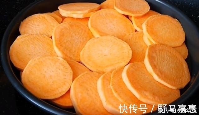 红薯里加一个鸡蛋，不用烤箱，不用锅烙，简单一做，比面包还好吃