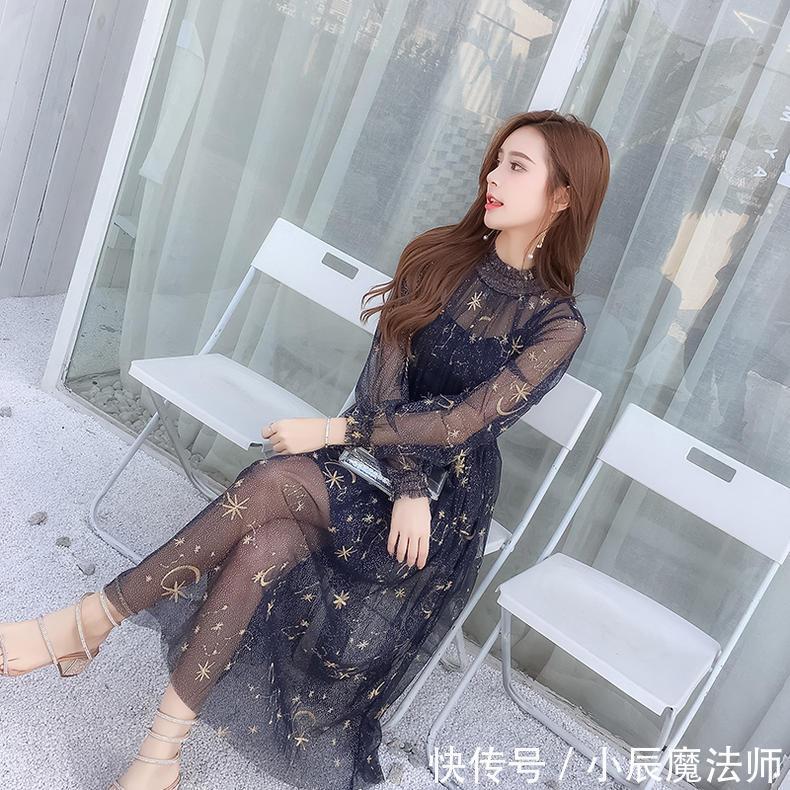 凸显|小姐姐爱穿甜美连衣裙,展示凹凸迷人身姿,凸显性感成熟女人味