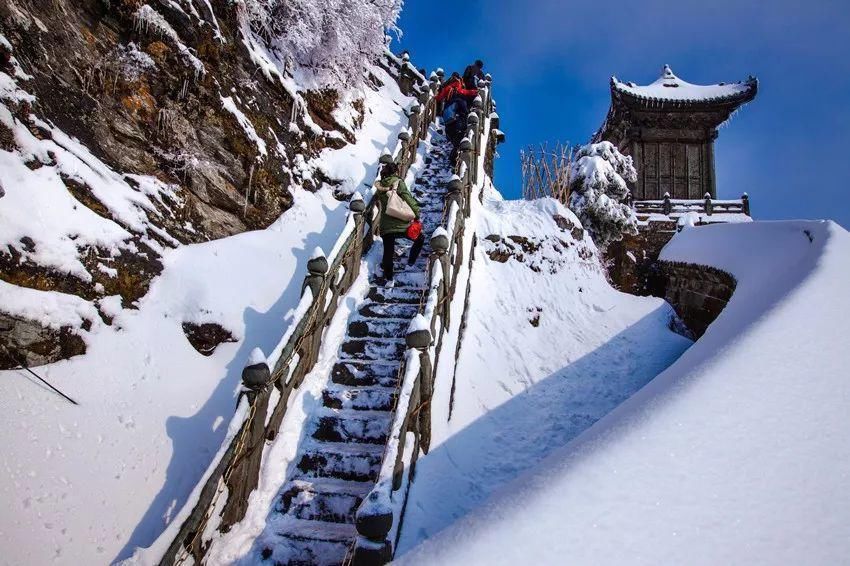 风雪|风雪武当山,仙境藏玄机!大雪封山时,道人、隐士都在干什么!