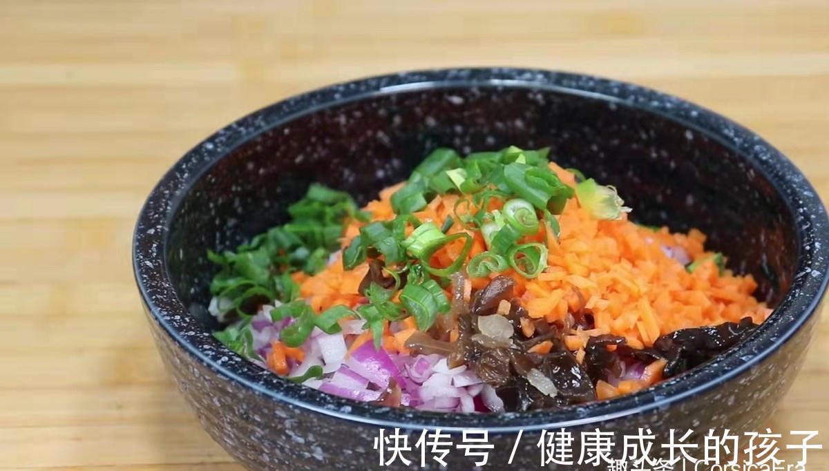 2个洋葱，一把芹菜，教你好吃做法，超解馋，比吃大鱼大肉还香